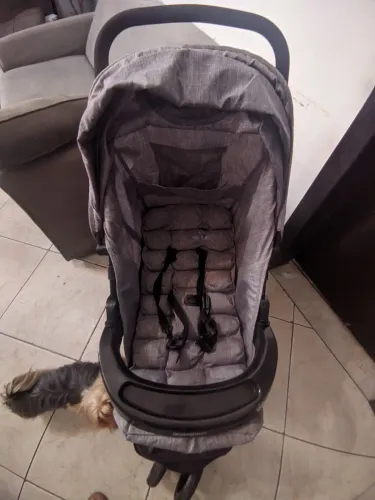 Carrinho de bebe Cosco modas novo 