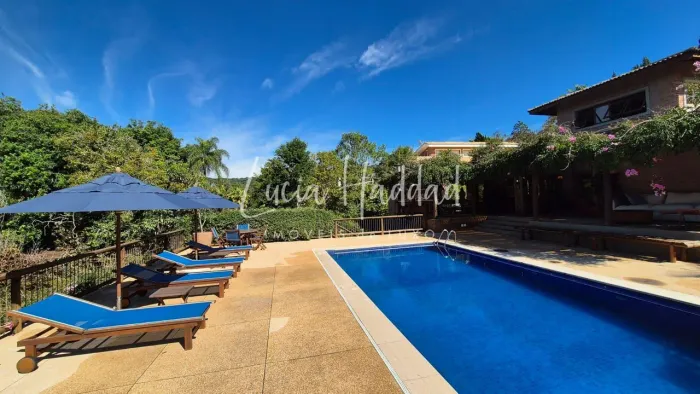 Linda casa no Veleiros de Ibiúna