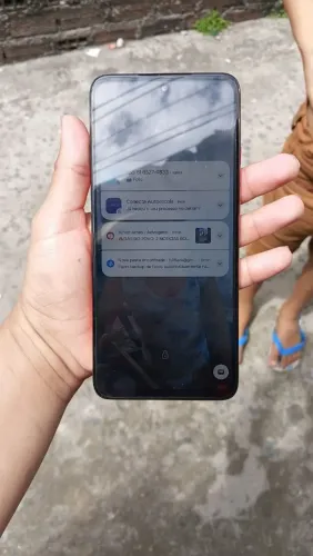 Vende-se um celular