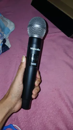 MICROFONE SEM FIO NOVO, DISPONÍVEL PARA VENDA.