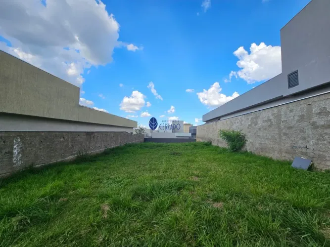 LOTE À VENDA NO CONDOMÍNIO GRAND TRIANON  ALTO PADRÃO E QUALIDADE DE VIDA