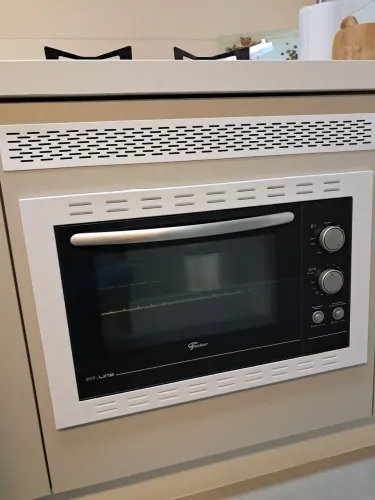 Forno de embutir semi novo Fischer 48 litros.