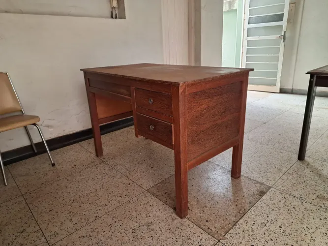 Escrivaninha antiga (vintage)