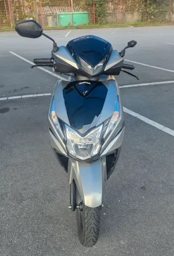 Honda elite