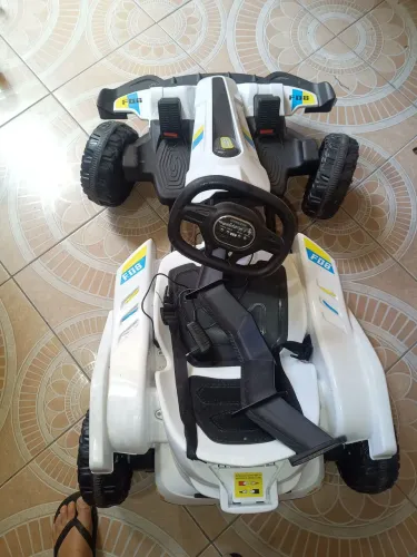 Carro à bateria infantil