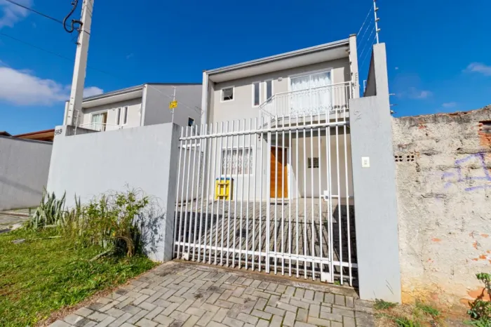 Casa Residencial com 3 quartos para alugar por R$ 3200.00, 108.95 m2 - SANTA CANDIDA - CUR
