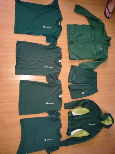 Lote roupas uniforme colégio bom jesus ( usadas em bom estado ) tamanho 14