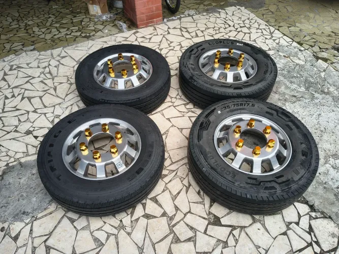 Kit todas 17.5 + pneus.