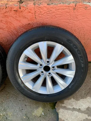 Rodas aro 15 VW 5 furos original do virtus