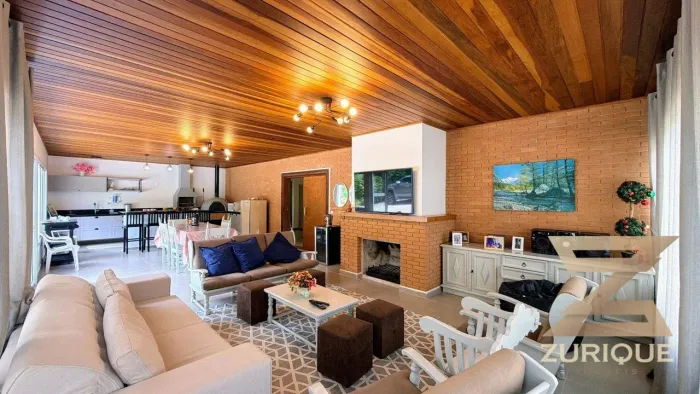 Casa para alugar, 280 m² por R$ 9.000,00/mês - J Pérola - Campos do Jordão/SP