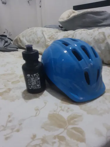 Capacete e garrafa plástica 220/300 ml