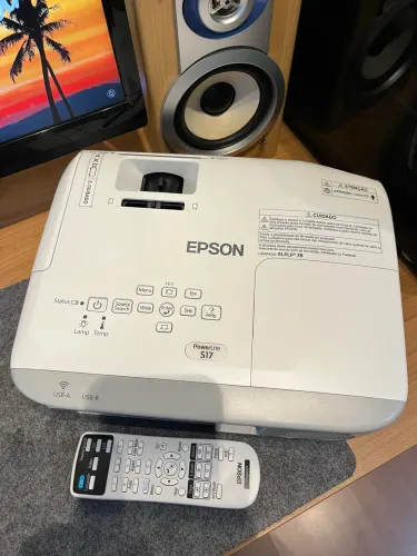 Projetor Epson Powerlite S17 HDMI, 2700 lumens.