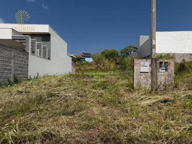 Terreno à venda em Sarandi, com 318 m², ideal para subdividir e construir 2 casas