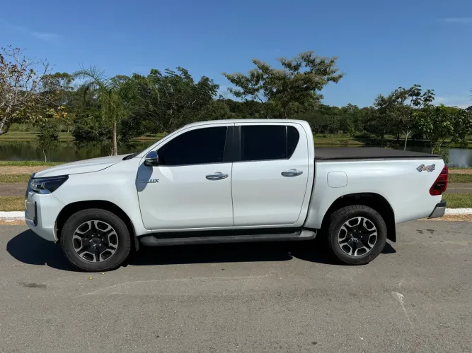 Toyota Hilux CD SRX 4X4 2.8 TDI 16V Diesel Aut. 2024