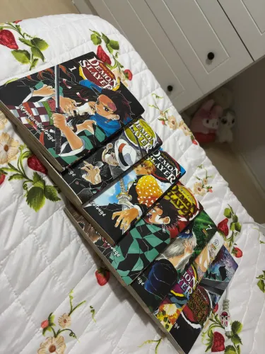 Mangás demon slayer - 1,2,3,4,7,9,10. !LER DESCRIÇÃO!