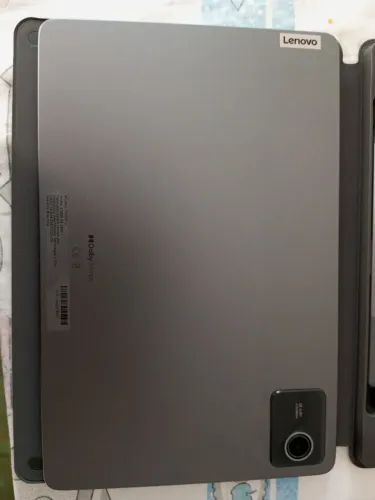 Vende se tablet Lenovo M11