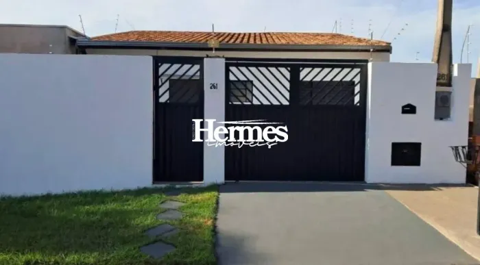 Casa para locação com 2 dormitórios, garagem para 2 carros e ótima localização n