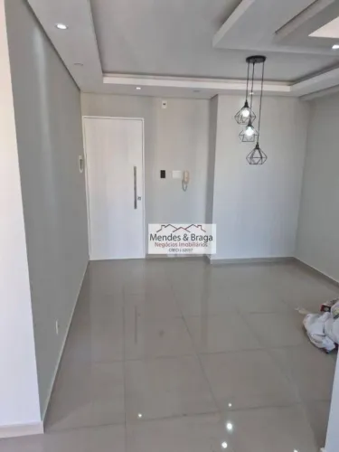 Apartamento com 2 dormitórios para alugar, 54 m² por R$ 2.880/mês - Vila Paulista - Guarul