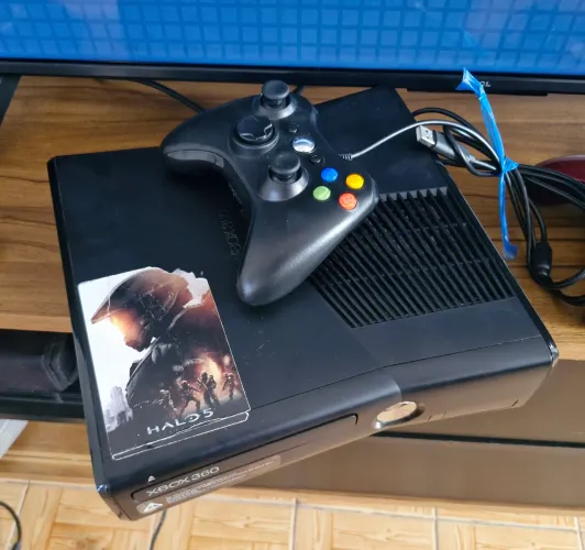 Xbox 360 slim ( Bloqueado)