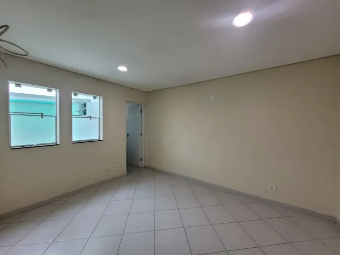 Sobrado comercial na Vila Carrão.