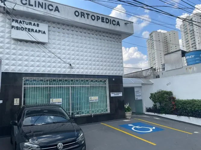 Casa para aluguel com 250 metros quadrados com 7 quartos