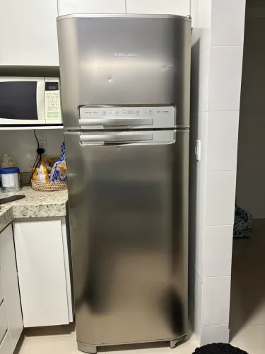 Geladeira Eletrolux 430L