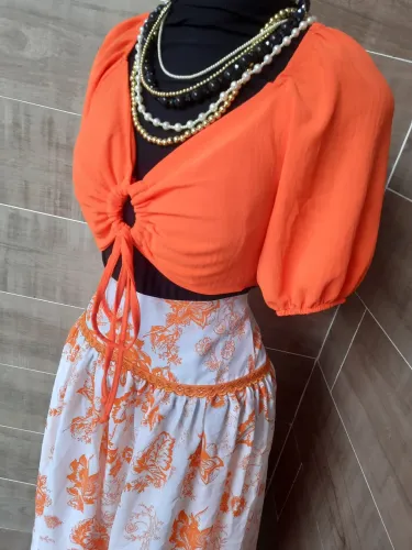 Conjunto de saia e top junino