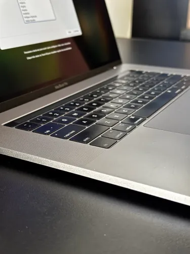 MacBook Pro 2018 i7 16Gb 256Gb A1990
