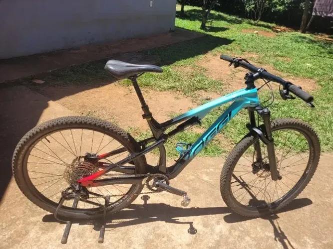 Oggi Cattura Sport Full Carbon Aro 29 - Shimano Deore 12v - Impecável!