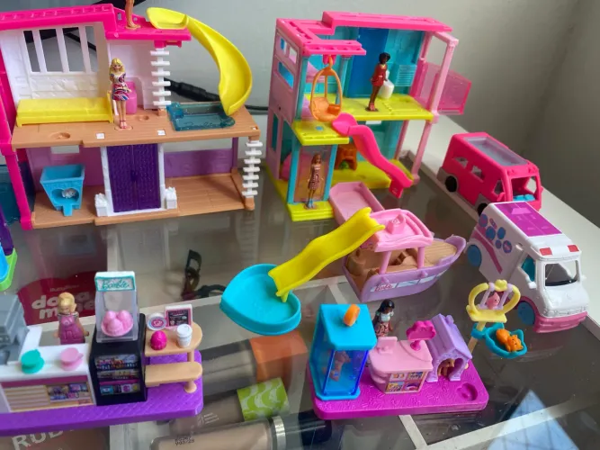 Casas e carros e acessórios Barbie