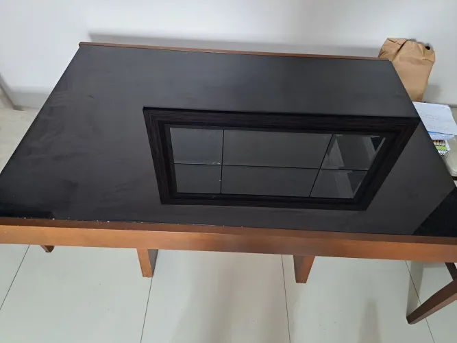 Mesa Madeira + 4 cadeiras  + Espelho de parede