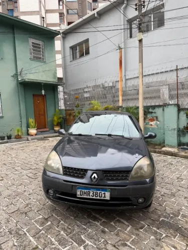Renault Clio RT/ Privilège 1.6 16V 5P 2004