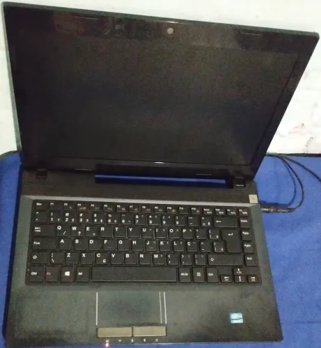 Notebook login core i5 3g suporta i7 funcionando para trabalhos estudos e alguns jogos