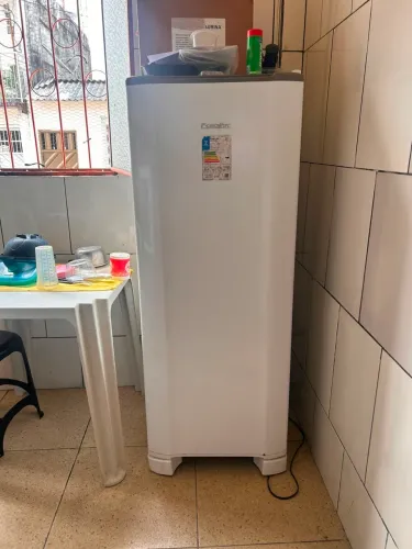 Geladeira Esmaltec
