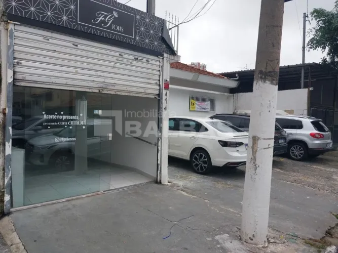 CASA TÉRREA COMERCIAL - EXCELENTE LOCALIZAÇÃO !