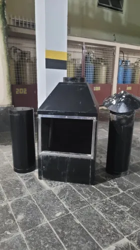 Churrasqueira de metal