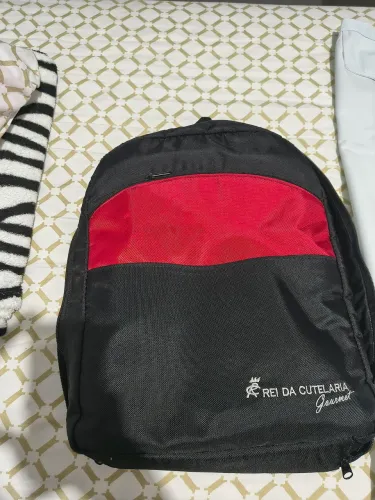 Mochila Rei da Cutelaria Gourmet - Preta e Vermelha