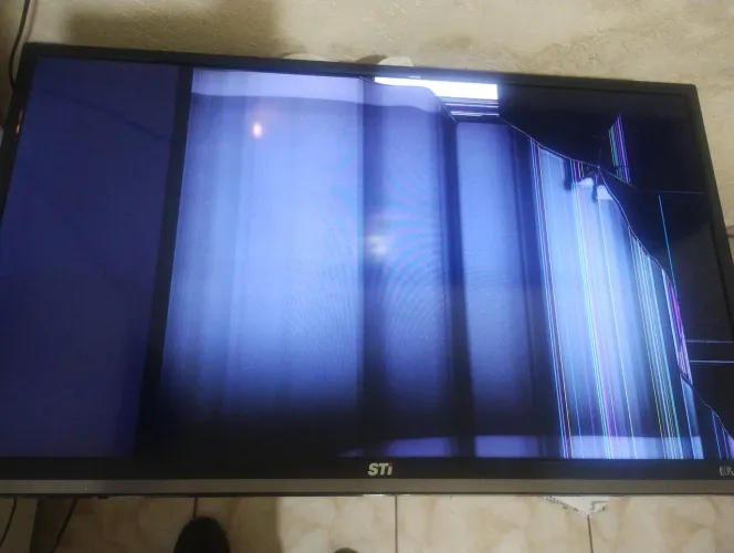 Vendo tv STI 39 polegadas com defeito em Anápolis