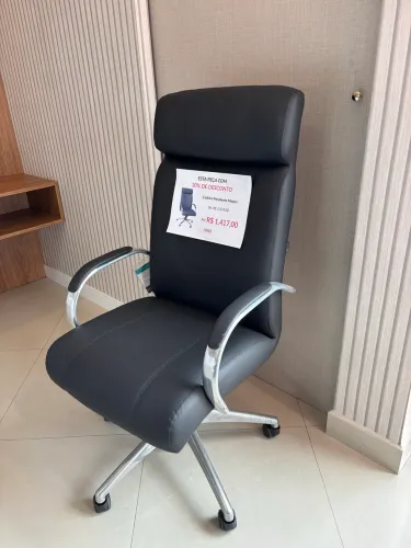 Troca de Showroom - Cadeira Presidente Master