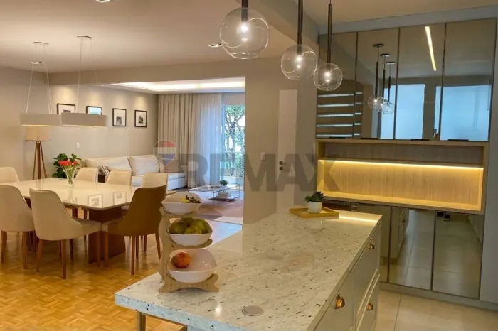 Apt 4/4 com suíte no Santa Catarina