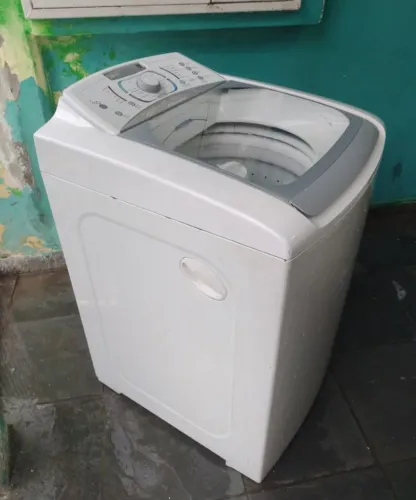 Máquina de lavar roupas Electrolux 15kg 12x93,86 no cartão de crédito higienizada