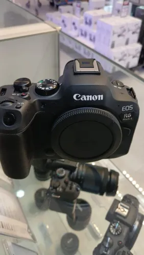 Canon R6 Mark II (nova)