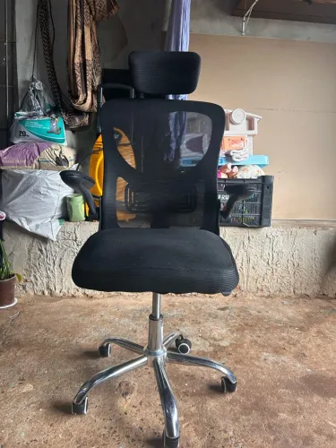 Cadeira Ergonómica de Escritório / Gaming - Tela Mesh, Apoio de Cabeça e Base Cromada