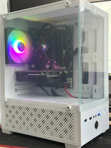 PC GAMER | Intel Core i7 | 16GB RAM | RX 550