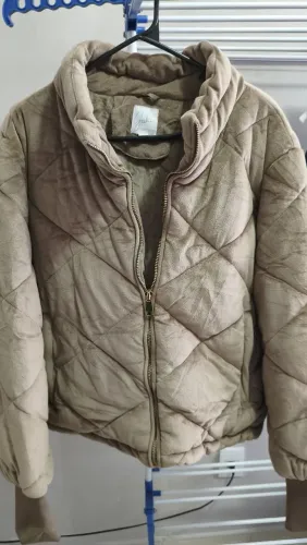Vendo jaqueta feminina usada apenas uma vez super quentinha 
