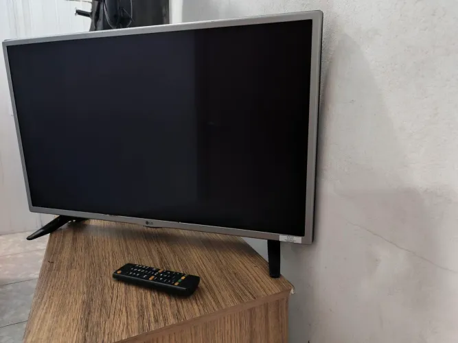 TV LG 32" com defeito na tela