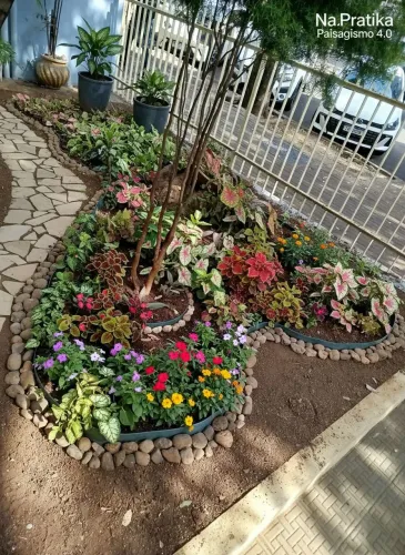 Projetos de paisagismo e manutenção em jardins