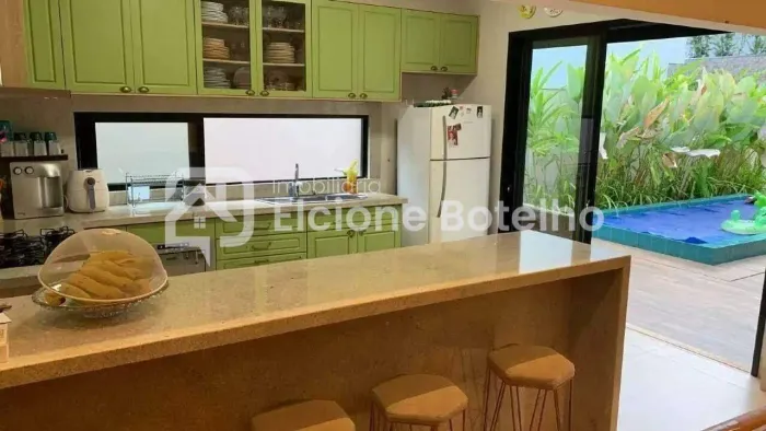 Casa de Condomínio Mobiliada com Piscina e Varanda Gourmet para Alugar em Nova Uberlândia