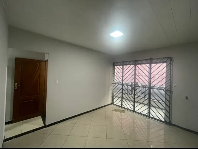 Aluguel casa R$ 1.800,00 nos altos
