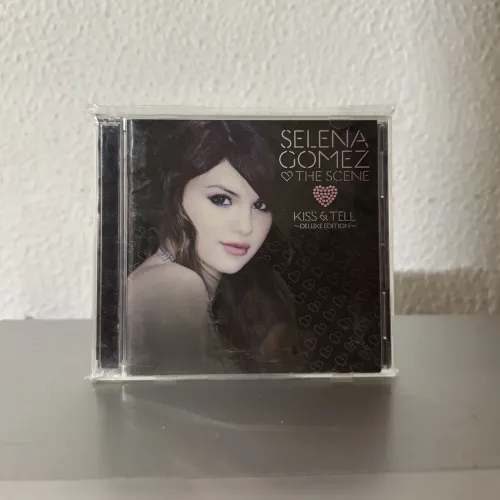 CD Kiss & Tell Deluxe Edition Selena Gomez japonês CD+DVD